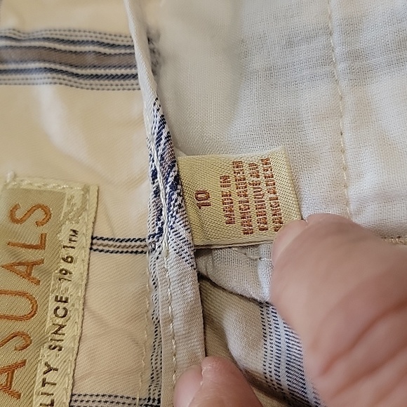 Cabela's Casuals Size 10 Cream with Blue & Gray Plaid Bermuda Chino Shorts - Picture 10 of 12